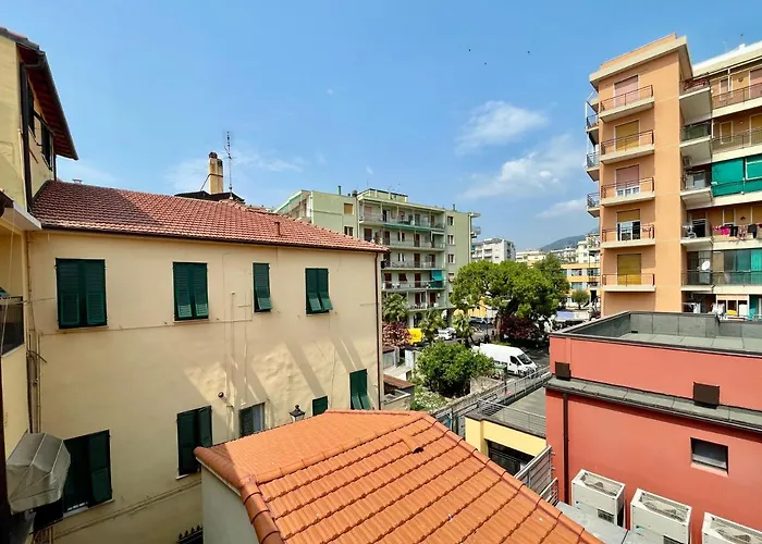 20 Metri Dal Mare Il Fascino Del Centro Storico. * Loano